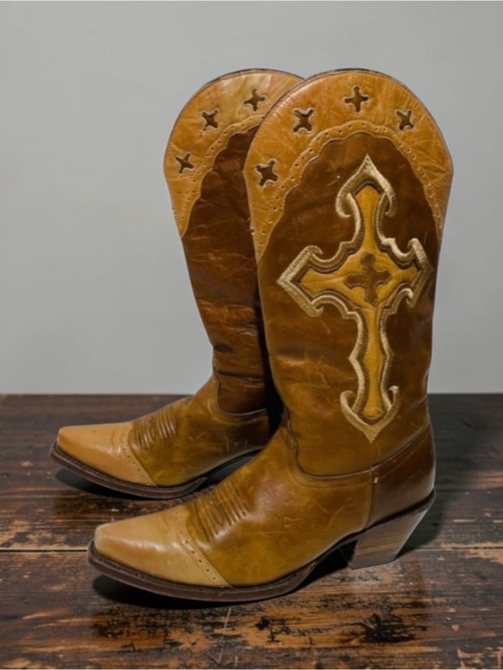 Rare Women’s Corral #534356 Archived Series Handpainted Leather Snip Toe Boots